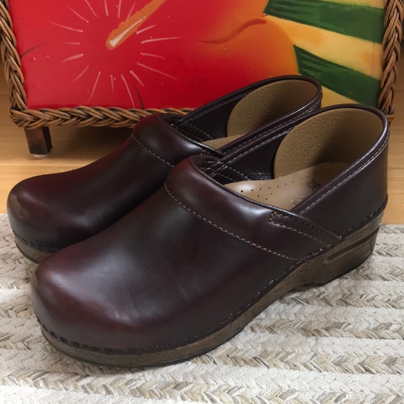 narrow clogs and mules